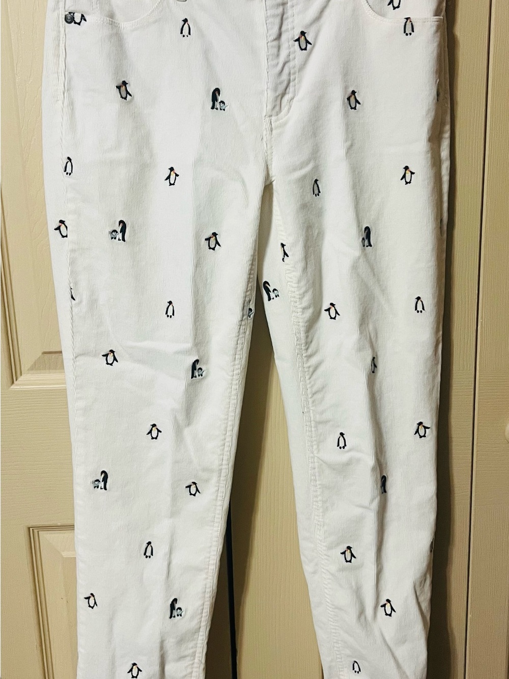 Talbots Slim Ankle Ivory Corduroy Pants with Embroidered Penguin Size 6